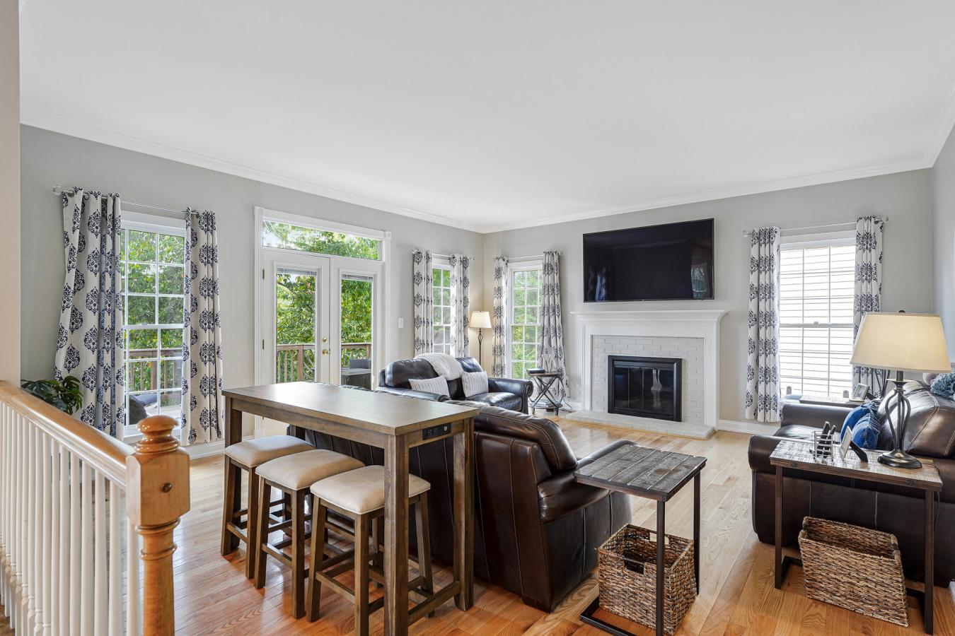 Potomac Lakes, Loudoun, 20165, United States, 4 Bedrooms Bedrooms, ,2 BathroomsBathrooms,Residential,For Sale,1946479