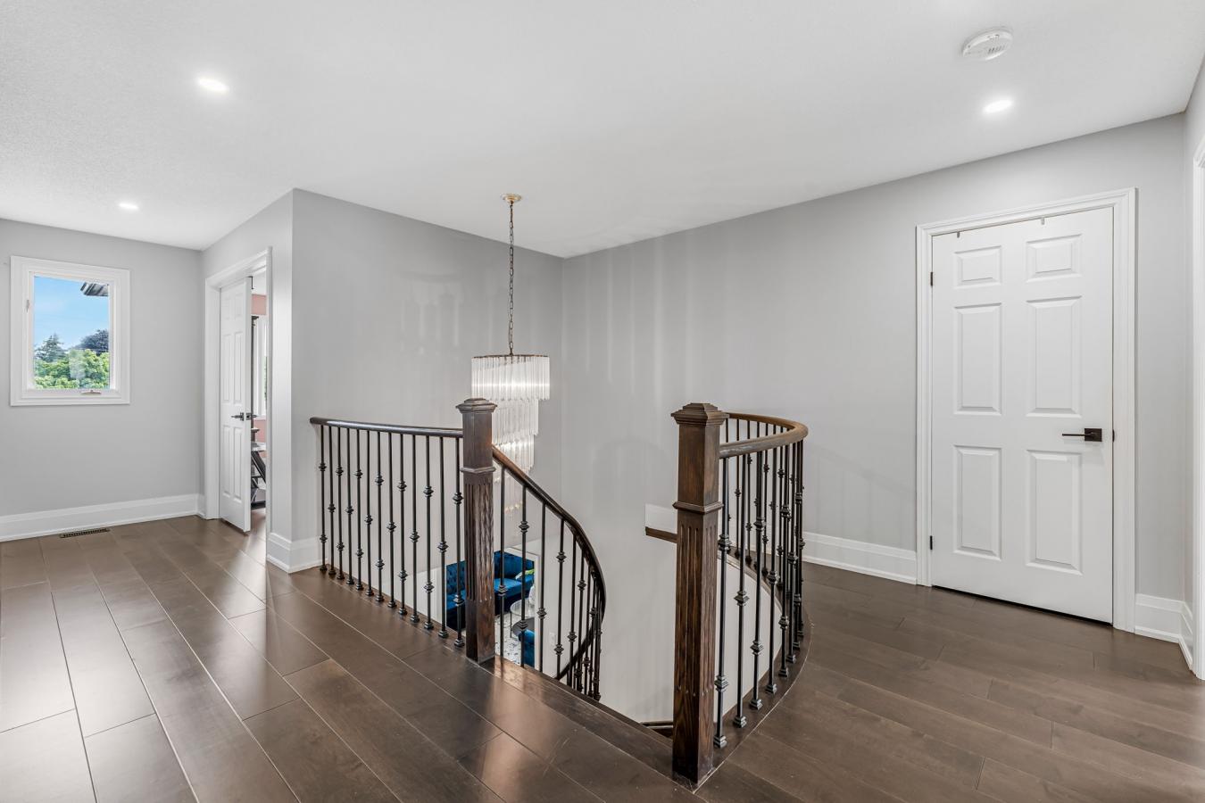 Oakville, ON, L6H 4Y8, Canada, 4 Bedrooms Bedrooms, ,3 BathroomsBathrooms,Residential,For Sale,1946477