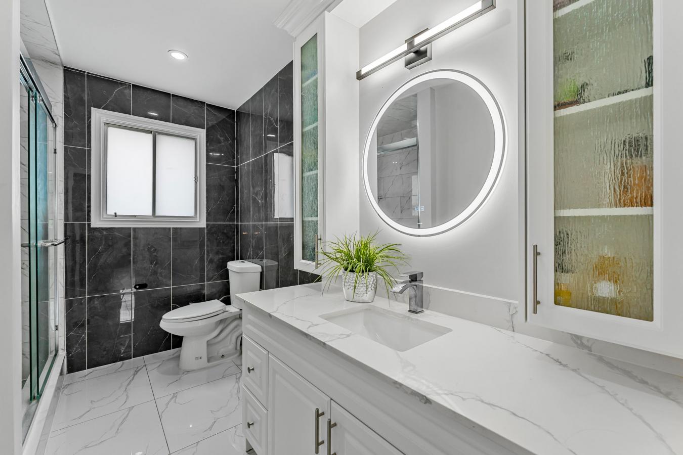 Oakville, ON, L6H 4Y8, Canada, 4 Bedrooms Bedrooms, ,3 BathroomsBathrooms,Residential,For Sale,1946477