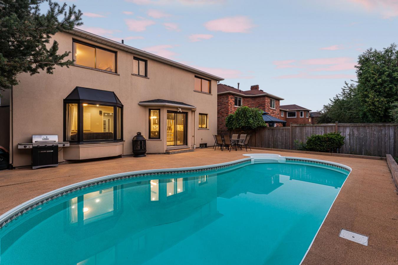 Oakville, ON, L6H 4Y8, Canada, 4 Bedrooms Bedrooms, ,3 BathroomsBathrooms,Residential,For Sale,1946477 Oakville, ON, L6H 4Y8, Canada, 4 Bedrooms Bedrooms, ,3 BathroomsBathrooms,Residential,For Sale,1946477