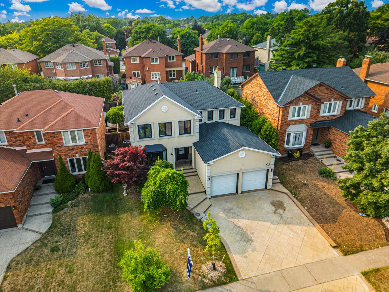 Oakville, ON, L6H 4Y8, Canada, 4 Bedrooms Bedrooms, ,3 BathroomsBathrooms,Residential,For Sale,1946477