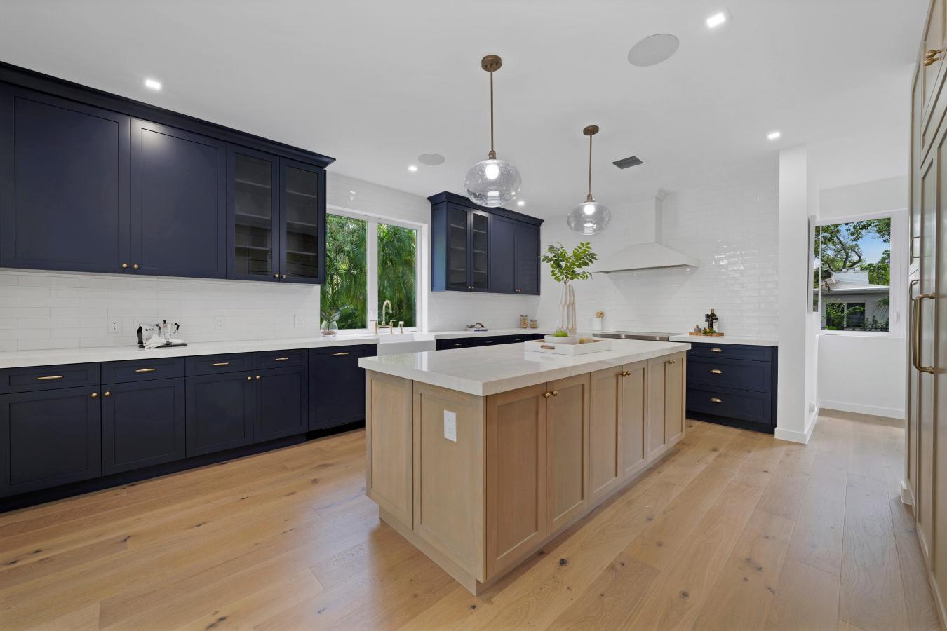 South Miami, Florida, 33143, United States, 5 Bedrooms Bedrooms, ,4 BathroomsBathrooms,Residential,For Sale,1946475