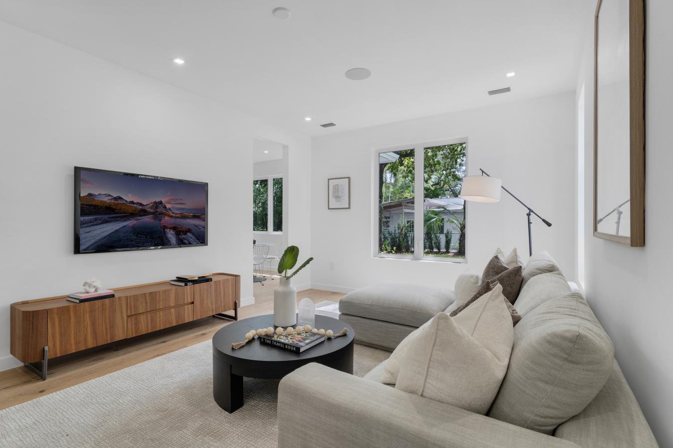 South Miami, Florida, 33143, United States, 5 Bedrooms Bedrooms, ,4 BathroomsBathrooms,Residential,For Sale,1946475