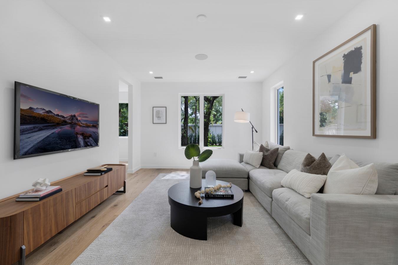 South Miami, Florida, 33143, United States, 5 Bedrooms Bedrooms, ,4 BathroomsBathrooms,Residential,For Sale,1946475