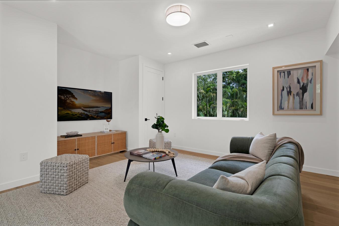 South Miami, Florida, 33143, United States, 5 Bedrooms Bedrooms, ,4 BathroomsBathrooms,Residential,For Sale,1946475