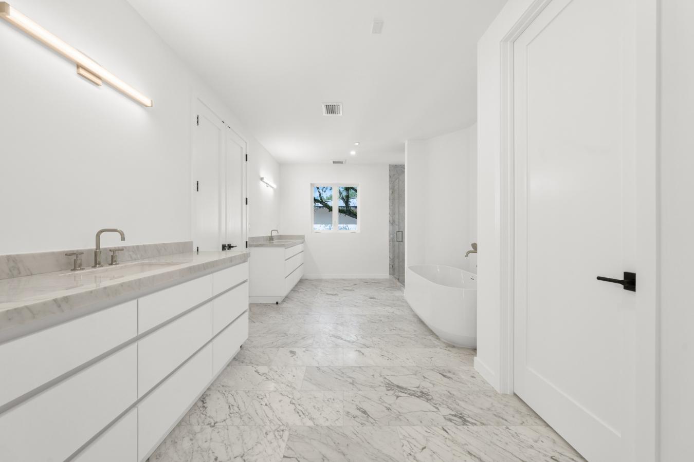 South Miami, Florida, 33143, United States, 5 Bedrooms Bedrooms, ,4 BathroomsBathrooms,Residential,For Sale,1946475