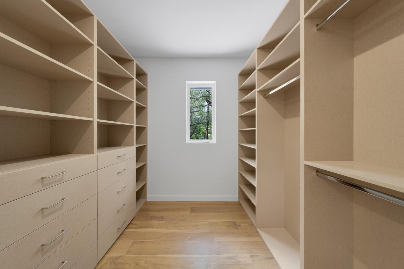 South Miami, Florida, 33143, United States, 5 Bedrooms Bedrooms, ,4 BathroomsBathrooms,Residential,For Sale,1946475