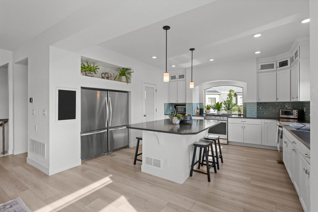 Denver, Denver County, 80249, United States, 5 Bedrooms Bedrooms, ,5 BathroomsBathrooms,Residential,For Sale,1946473