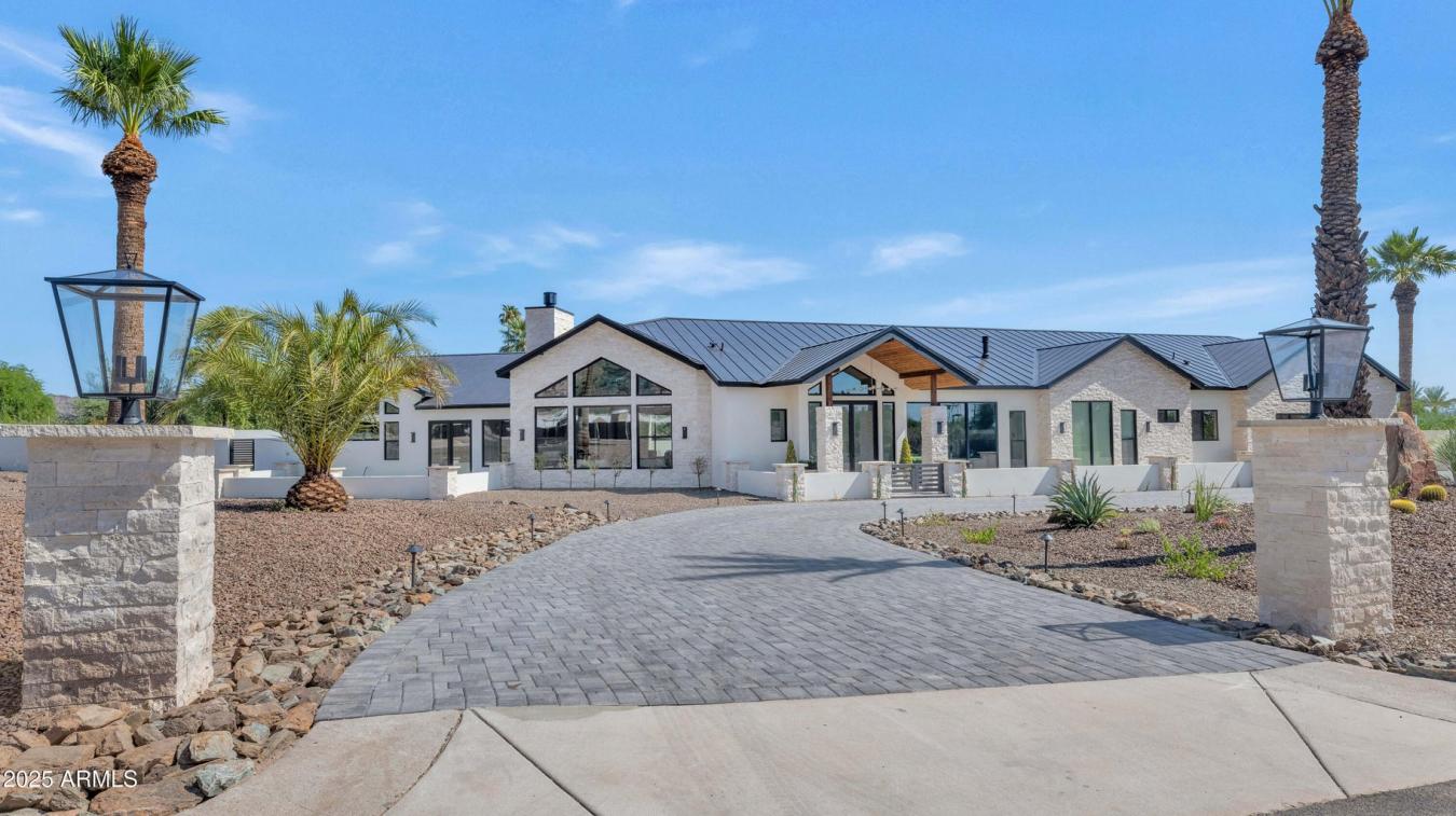 Paradise Valley, Arizona, 85253, United States, 4 Bedrooms Bedrooms, ,4 BathroomsBathrooms,Residential,For Sale,1946471