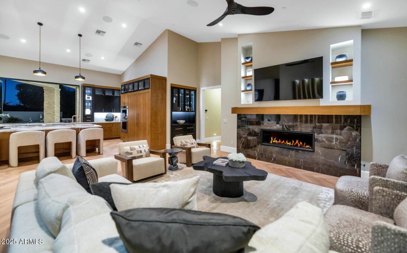 Paradise Valley, Arizona, 85253, United States, 4 Bedrooms Bedrooms, ,4 BathroomsBathrooms,Residential,For Sale,1946471