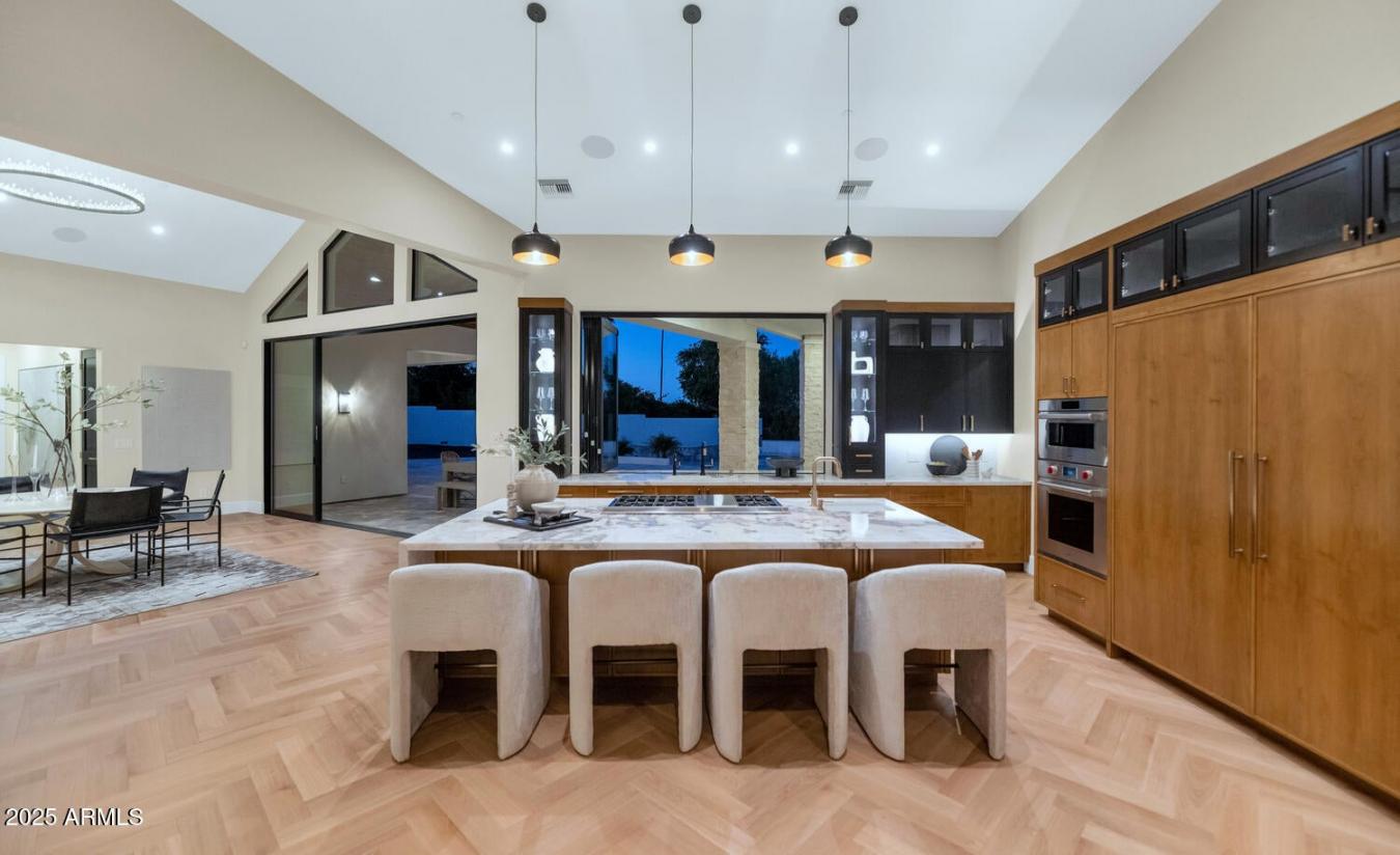 Paradise Valley, Arizona, 85253, United States, 4 Bedrooms Bedrooms, ,4 BathroomsBathrooms,Residential,For Sale,1946471