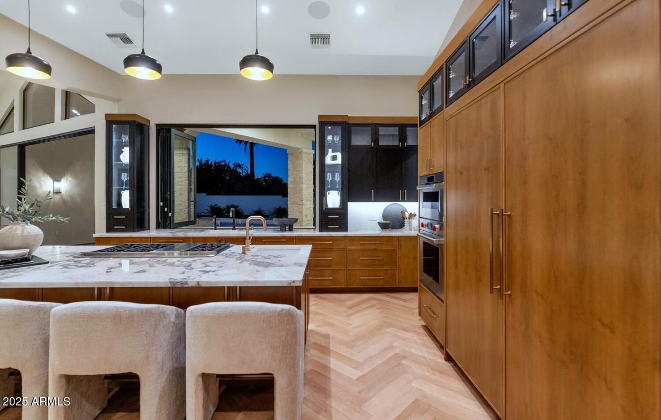 Paradise Valley, Arizona, 85253, United States, 4 Bedrooms Bedrooms, ,4 BathroomsBathrooms,Residential,For Sale,1946471