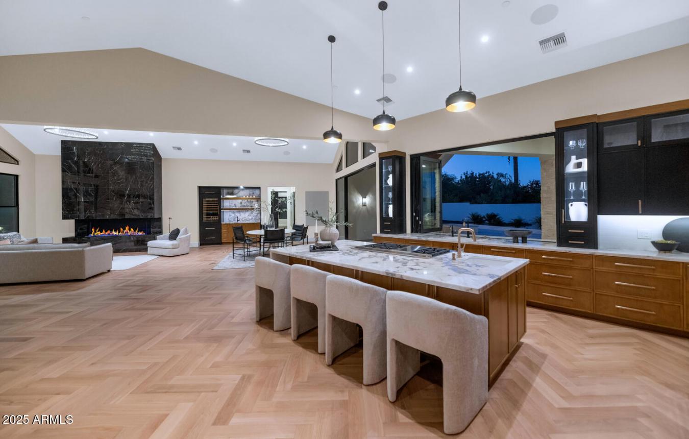 Paradise Valley, Arizona, 85253, United States, 4 Bedrooms Bedrooms, ,4 BathroomsBathrooms,Residential,For Sale,1946471