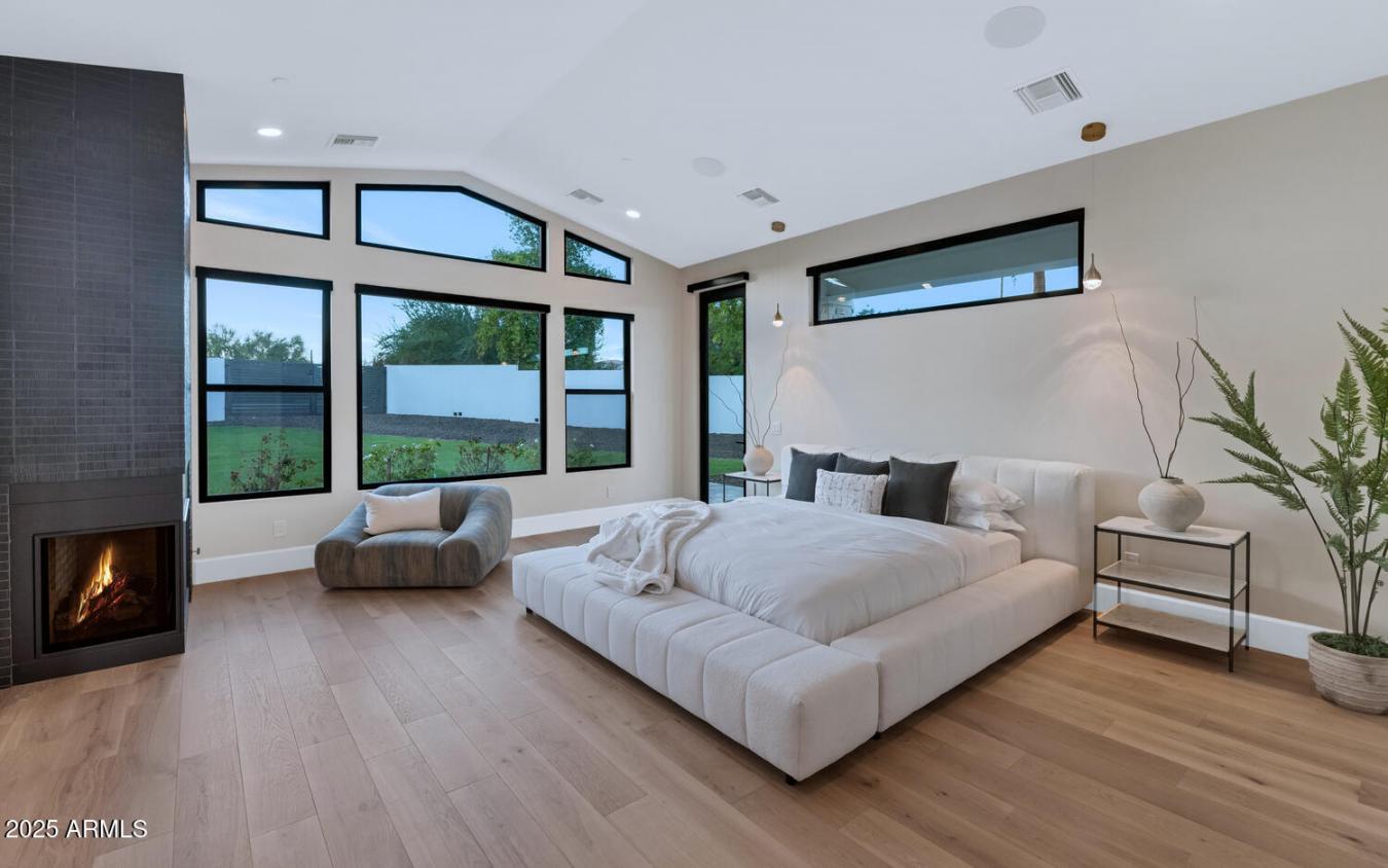 Paradise Valley, Arizona, 85253, United States, 4 Bedrooms Bedrooms, ,4 BathroomsBathrooms,Residential,For Sale,1946471