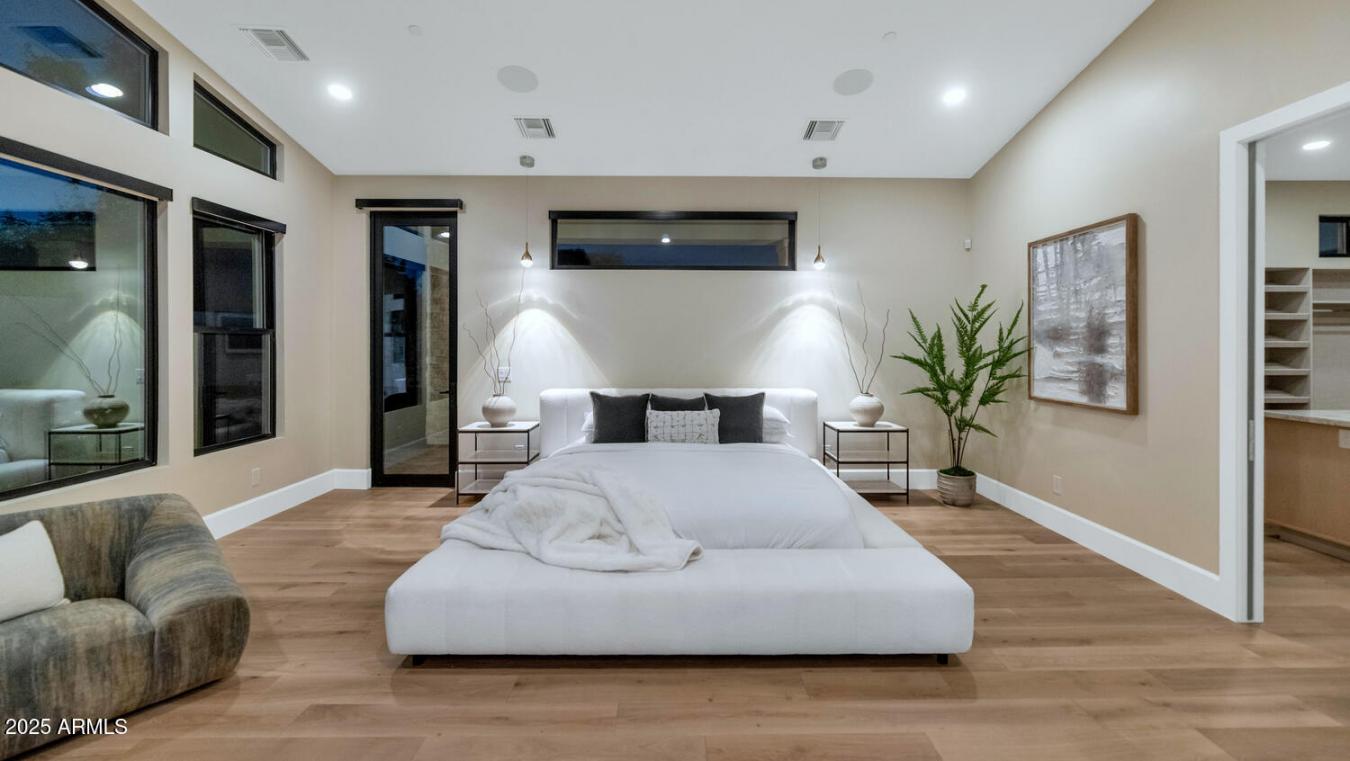 Paradise Valley, Arizona, 85253, United States, 4 Bedrooms Bedrooms, ,4 BathroomsBathrooms,Residential,For Sale,1946471