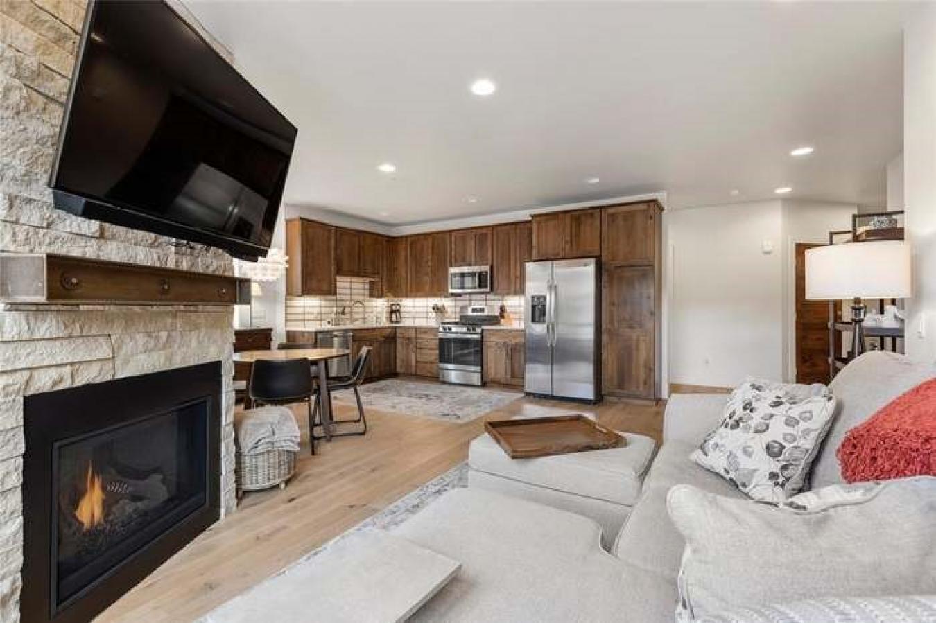 Silverthorne, Summit, 80498, United States, 2 Bedrooms Bedrooms, ,2 BathroomsBathrooms,Residential,For Sale,1946827