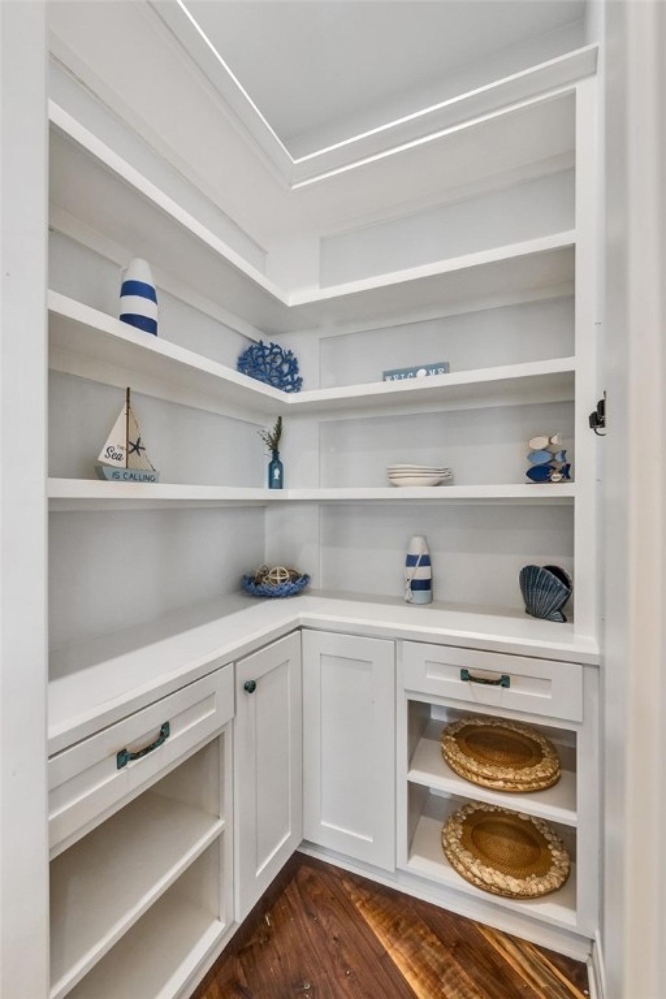 Corpus Christi, Nueces, 78418, United States, 6 Bedrooms Bedrooms, ,4 BathroomsBathrooms,Residential,For Sale,1946824