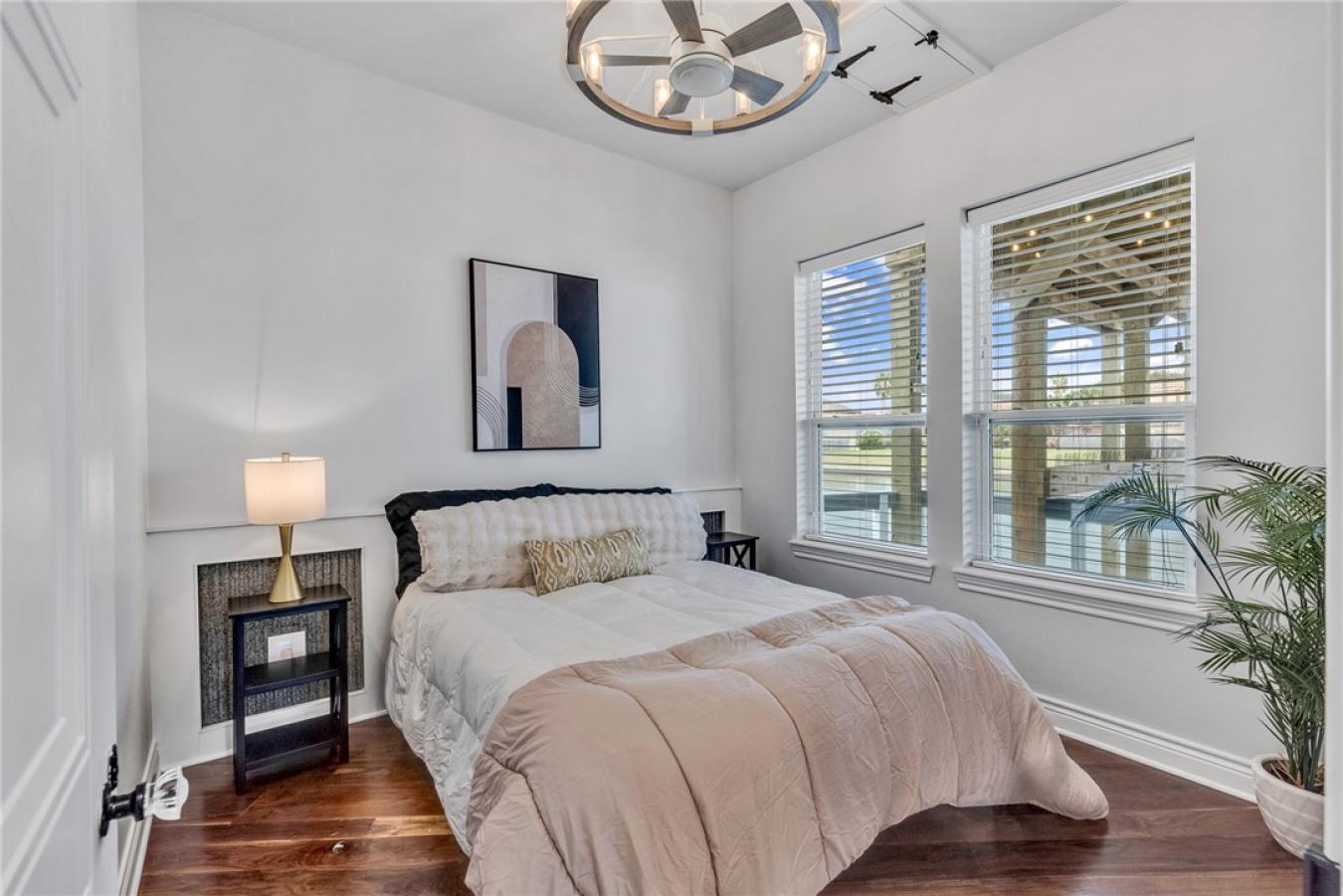 Corpus Christi, Nueces, 78418, United States, 6 Bedrooms Bedrooms, ,4 BathroomsBathrooms,Residential,For Sale,1946824