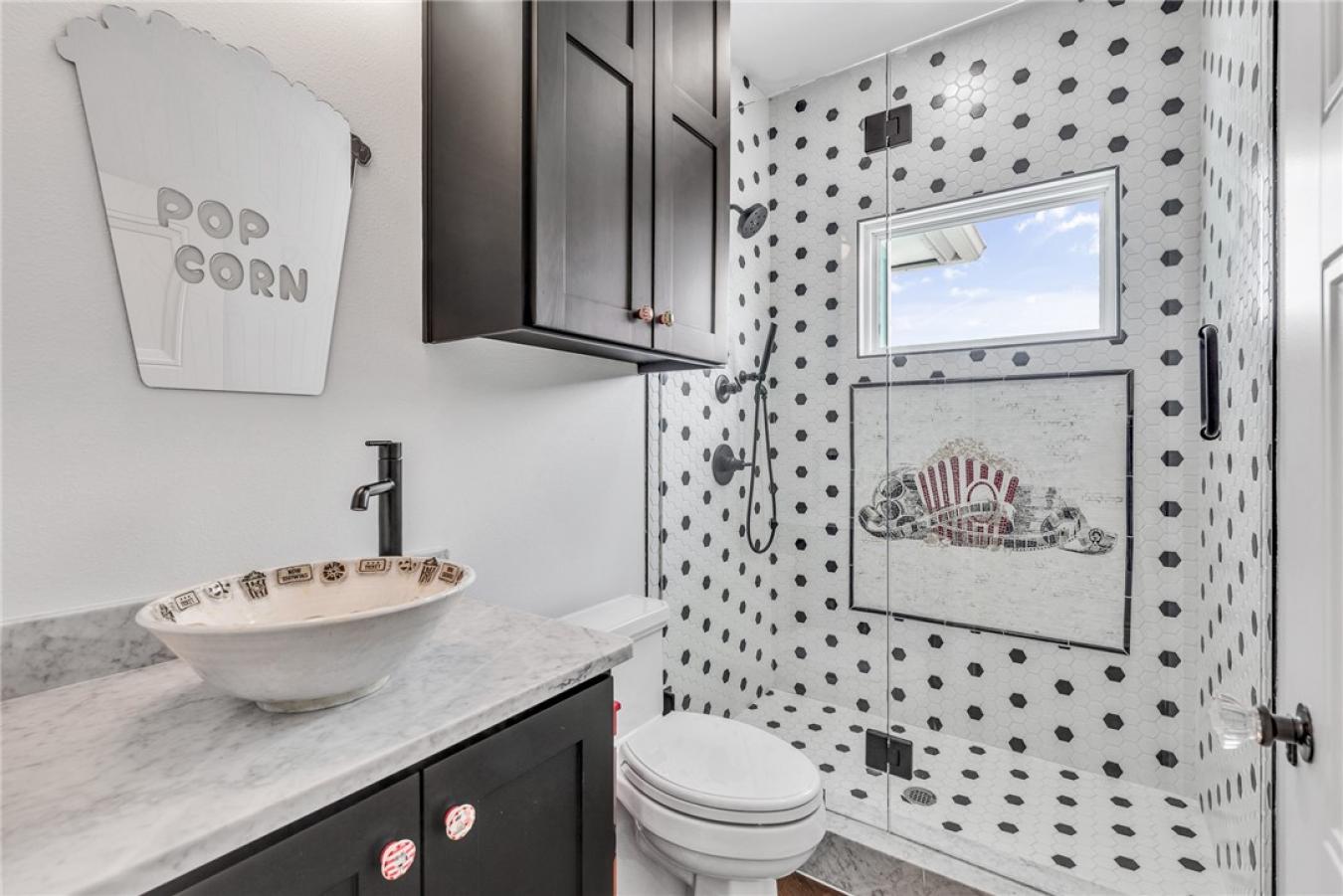 Corpus Christi, Nueces, 78418, United States, 6 Bedrooms Bedrooms, ,4 BathroomsBathrooms,Residential,For Sale,1946824