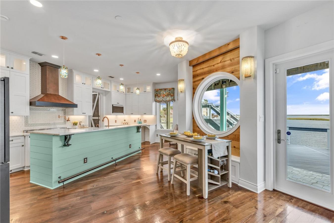 Corpus Christi, Nueces, 78418, United States, 6 Bedrooms Bedrooms, ,4 BathroomsBathrooms,Residential,For Sale,1946824