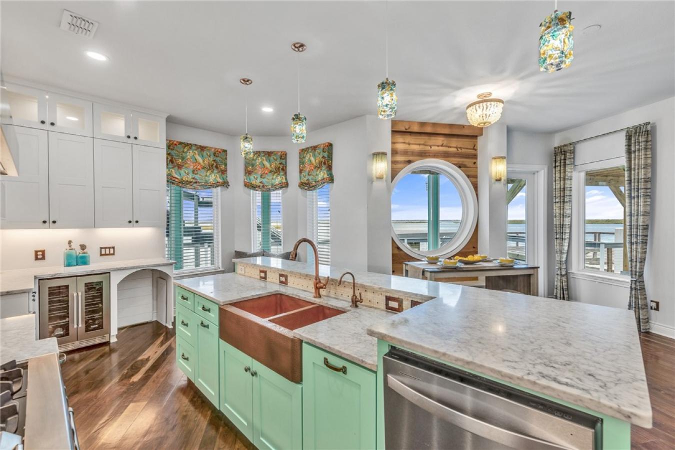 Corpus Christi, Nueces, 78418, United States, 6 Bedrooms Bedrooms, ,4 BathroomsBathrooms,Residential,For Sale,1946824