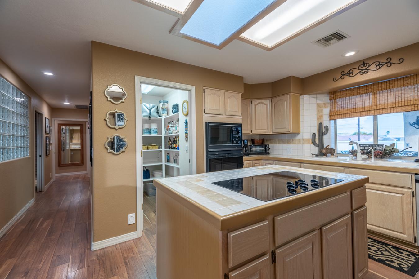 Lake Havasu City, Arizona, 86404, United States, 3 Bedrooms Bedrooms, ,2 BathroomsBathrooms,Residential,For Sale,1946470