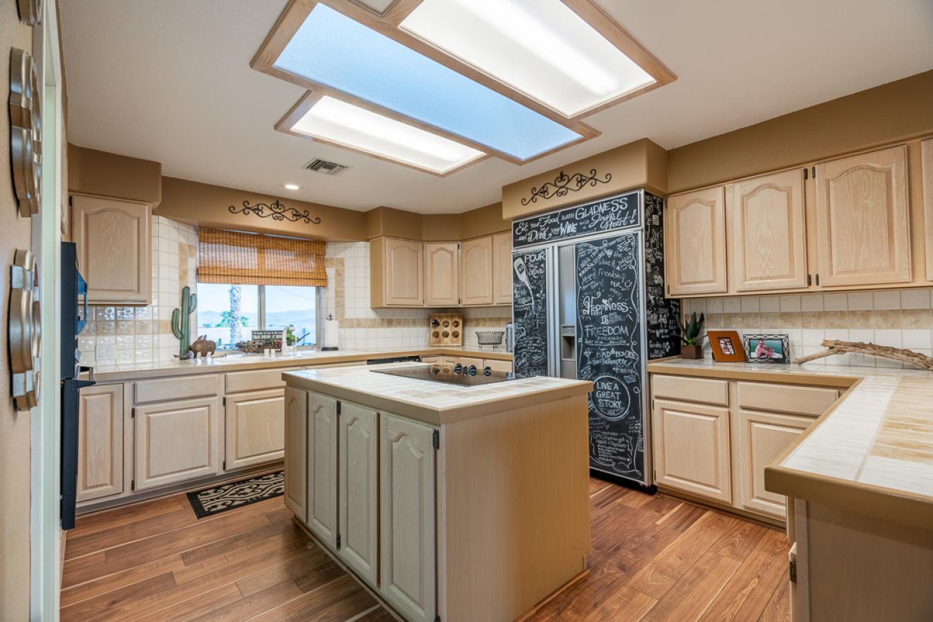 Lake Havasu City, Arizona, 86404, United States, 3 Bedrooms Bedrooms, ,2 BathroomsBathrooms,Residential,For Sale,1946470