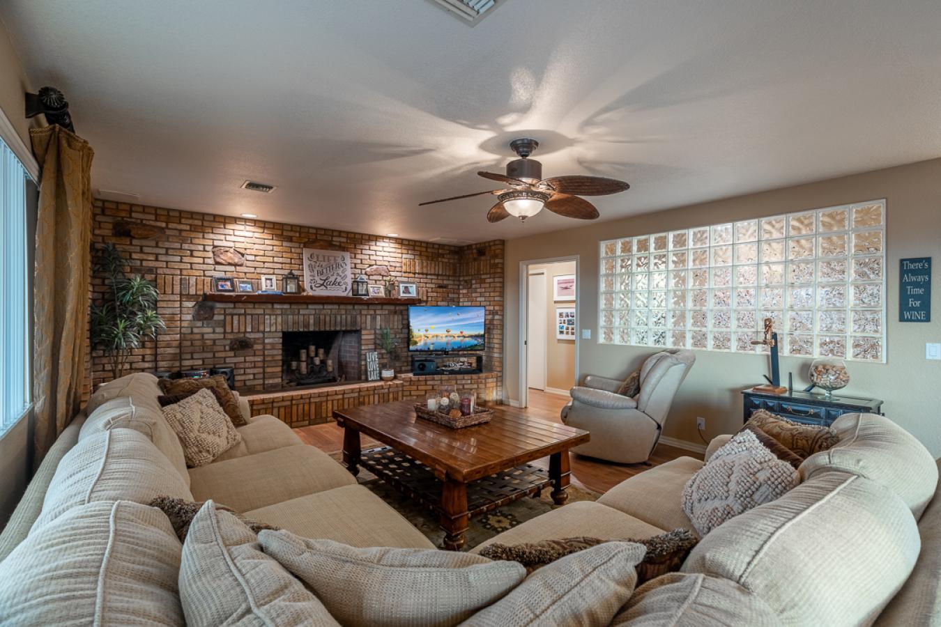 Lake Havasu City, Arizona, 86404, United States, 3 Bedrooms Bedrooms, ,2 BathroomsBathrooms,Residential,For Sale,1946470