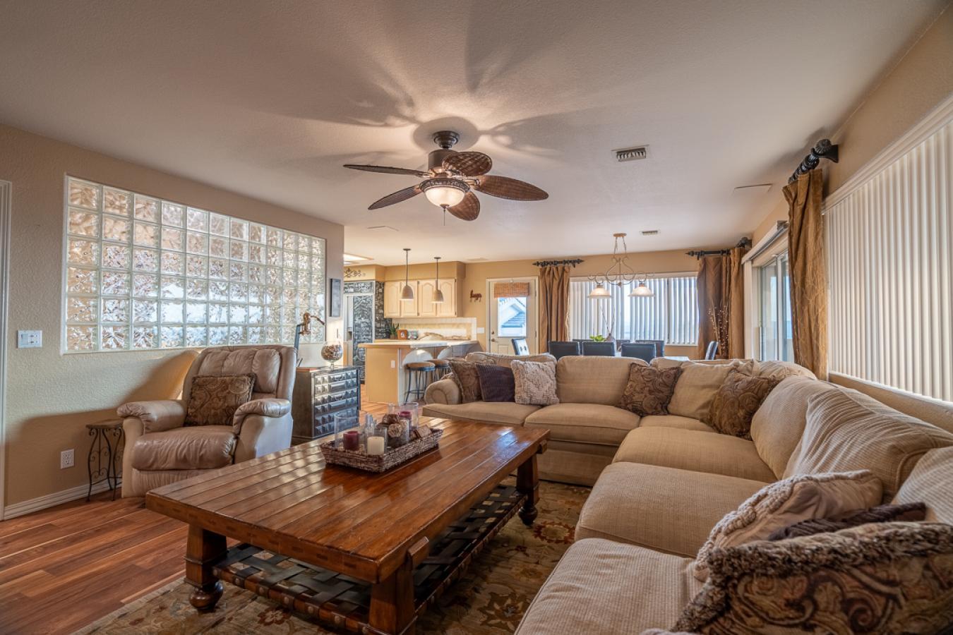 Lake Havasu City, Arizona, 86404, United States, 3 Bedrooms Bedrooms, ,2 BathroomsBathrooms,Residential,For Sale,1946470