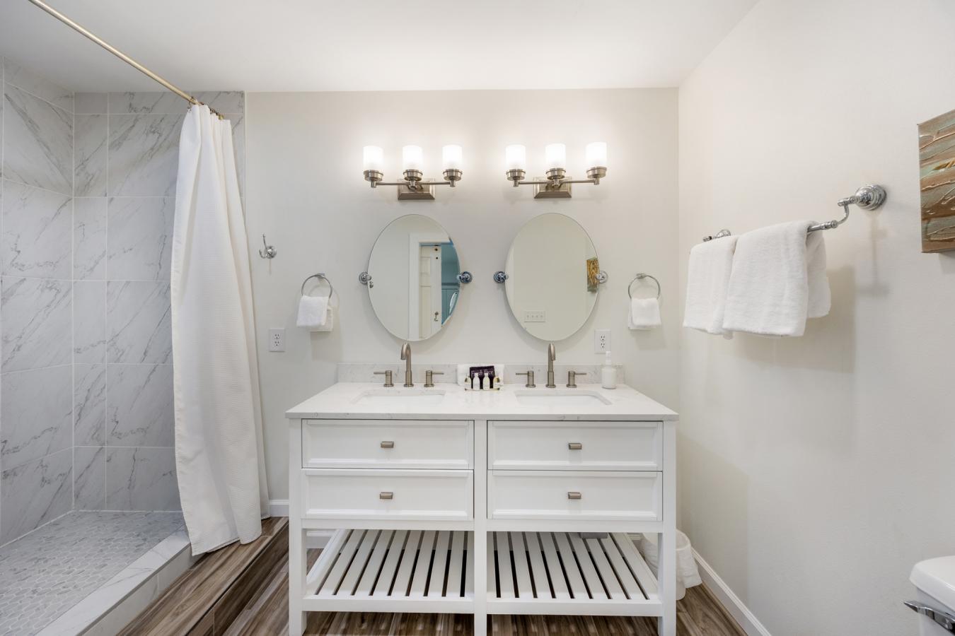 Destin, Okaloosa, 32541, United States, 3 Bedrooms Bedrooms, ,3 BathroomsBathrooms,Residential,For Sale,1946821