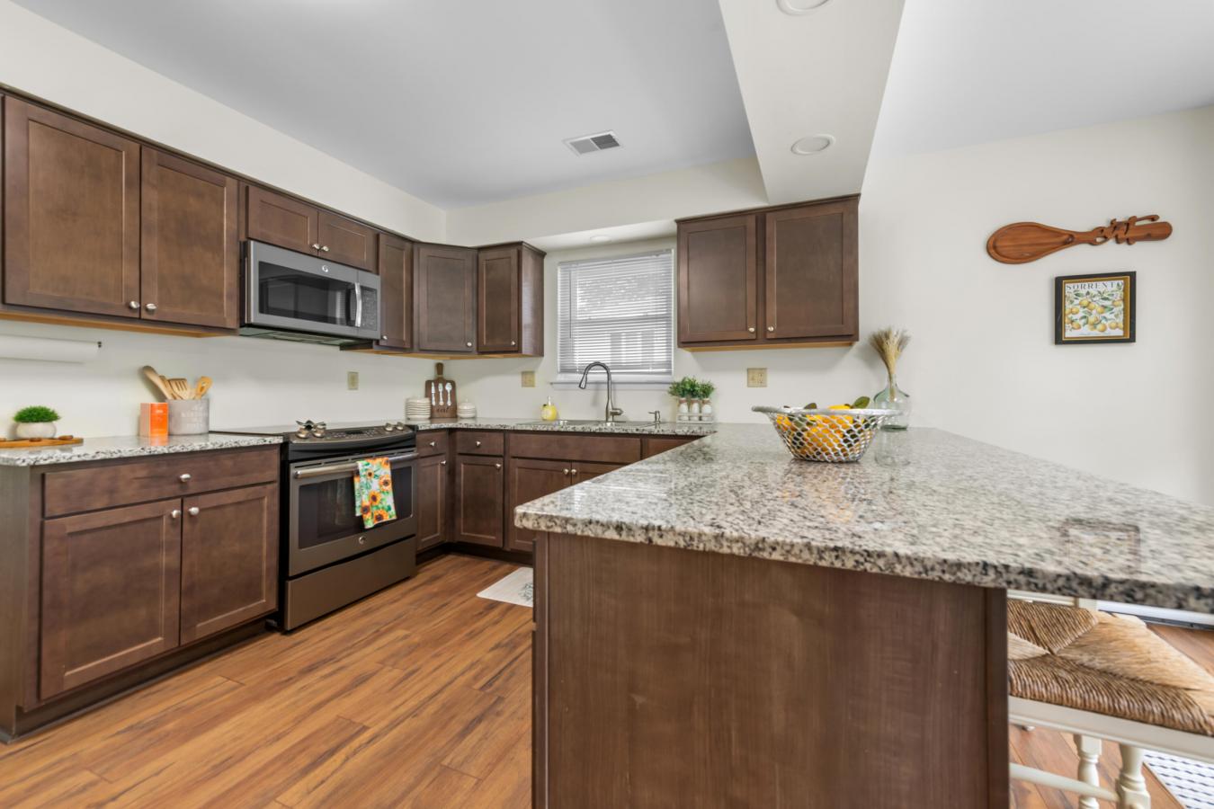 28771 Brooke Circle, Grosse Ile, Wayne, 48138, United States, 5 Bedrooms Bedrooms, ,2 BathroomsBathrooms,Residential,For Sale,28771 Brooke Circle,219073