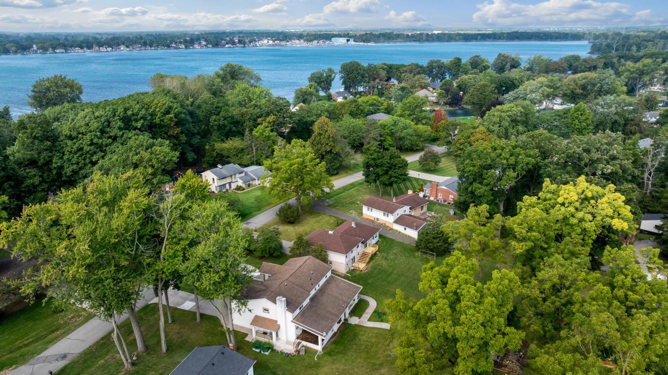 28771 Brooke Circle, Grosse Ile, Wayne, 48138, United States, 5 Bedrooms Bedrooms, ,2 BathroomsBathrooms,Residential,For Sale,28771 Brooke Circle,219073