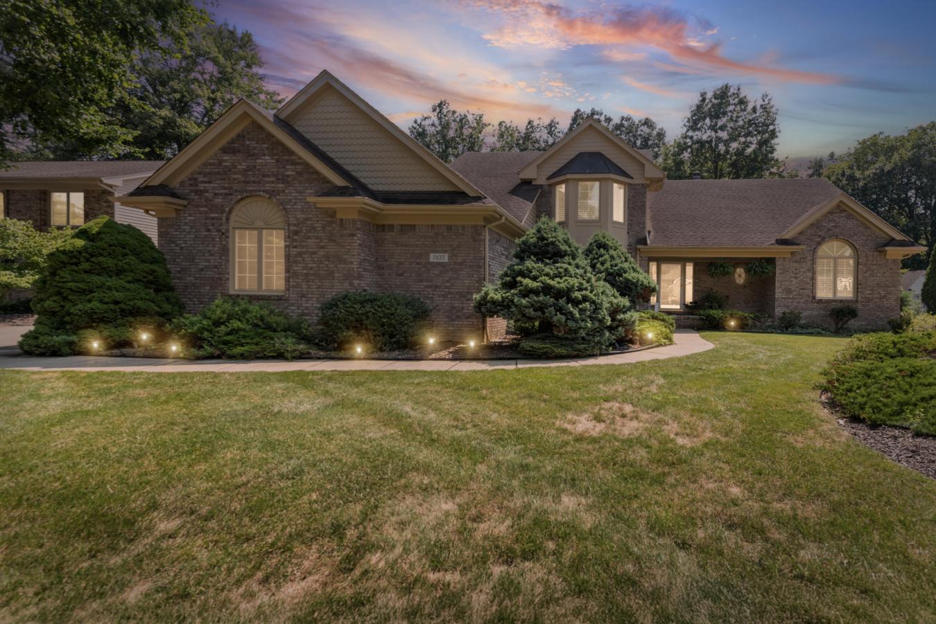 Grosse Ile, Wayne, 48138, United States, 4 Bedrooms Bedrooms, ,2 BathroomsBathrooms,Residential,For Sale,1951987