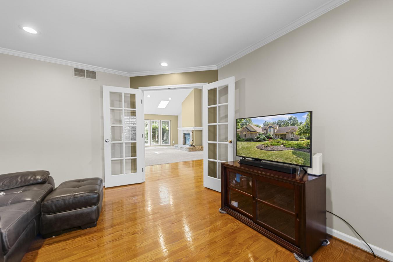 Grosse Ile, Wayne, 48138, United States, 4 Bedrooms Bedrooms, ,2 BathroomsBathrooms,Residential,For Sale,1951987