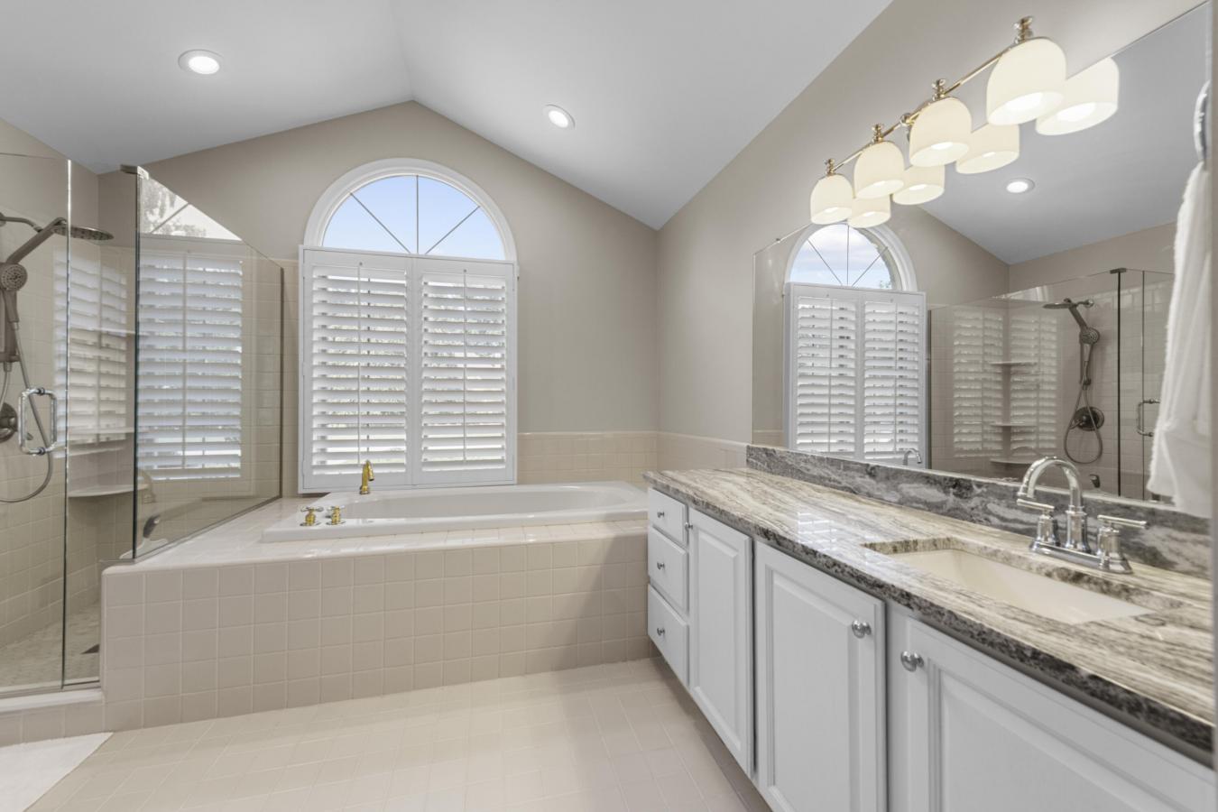 Grosse Ile, Wayne, 48138, United States, 4 Bedrooms Bedrooms, ,2 BathroomsBathrooms,Residential,For Sale,1951987