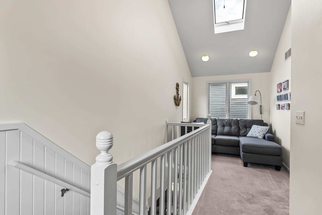 Syracuse, Indiana, 46567, United States, 5 Bedrooms Bedrooms, ,3 BathroomsBathrooms,Residential,For Sale,1951985