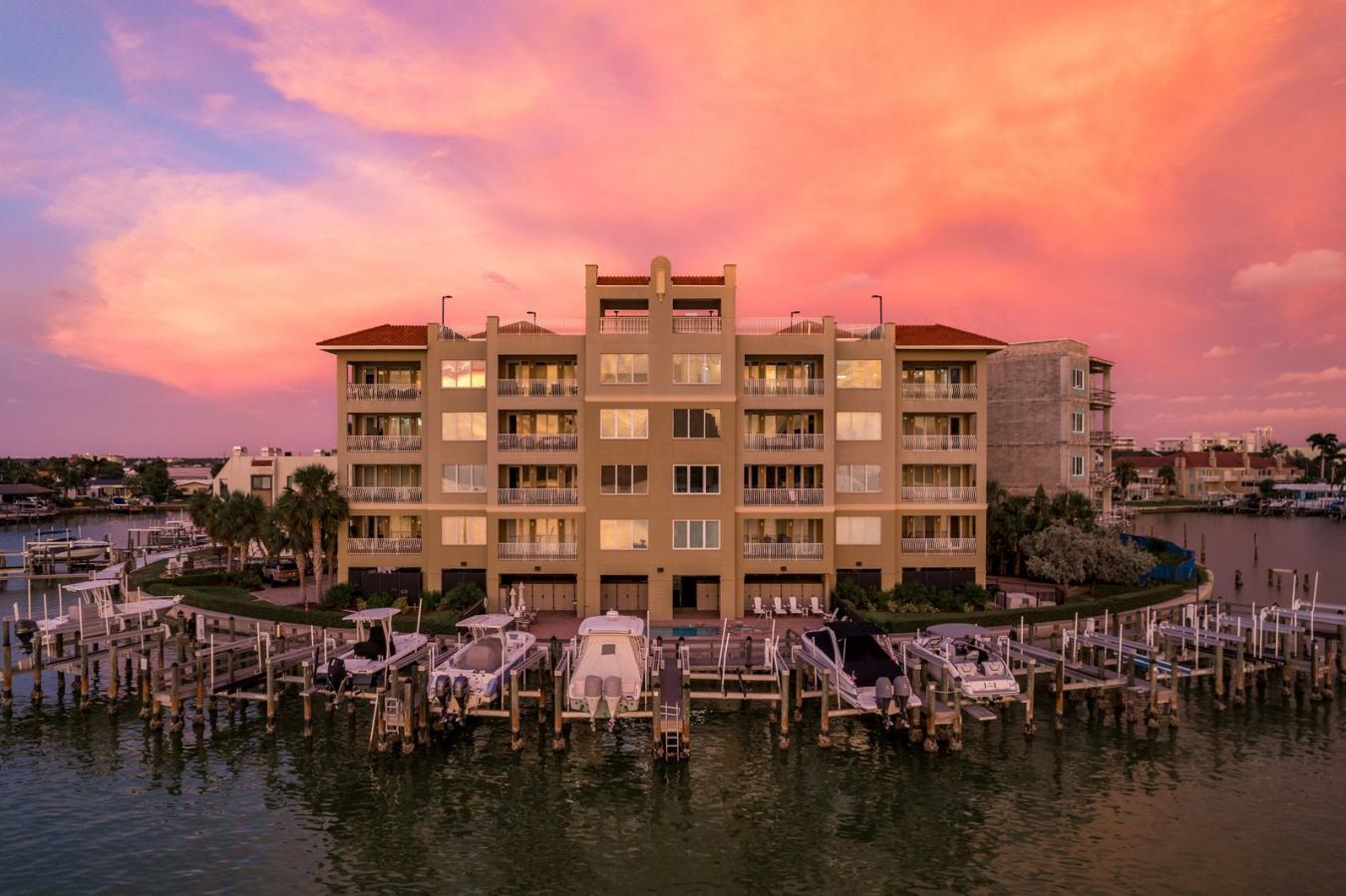 Clearwater Beach, Florida, 33767, United States, 3 Bedrooms Bedrooms, ,3 BathroomsBathrooms,Residential,For Sale,1946817