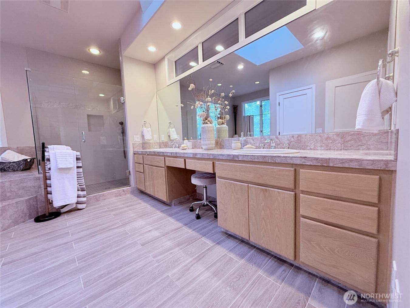 Issaquah, King, 98027, United States, 4 Bedrooms Bedrooms, ,3 BathroomsBathrooms,Residential,For Sale,1951978