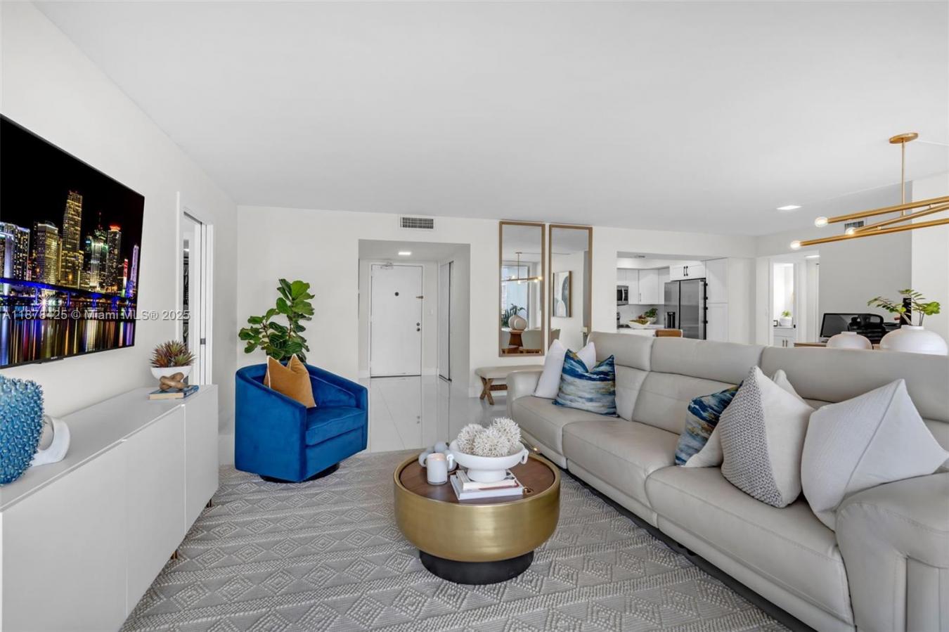 Sunny Isles Beach, Florida, 33160-2807, United States, 2 Bedrooms Bedrooms, ,2 BathroomsBathrooms,Residential,For Sale,1946815