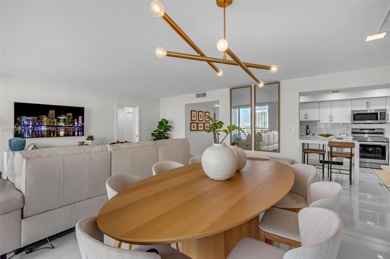 Sunny Isles Beach, Florida, 33160-2807, United States, 2 Bedrooms Bedrooms, ,2 BathroomsBathrooms,Residential,For Sale,1946815