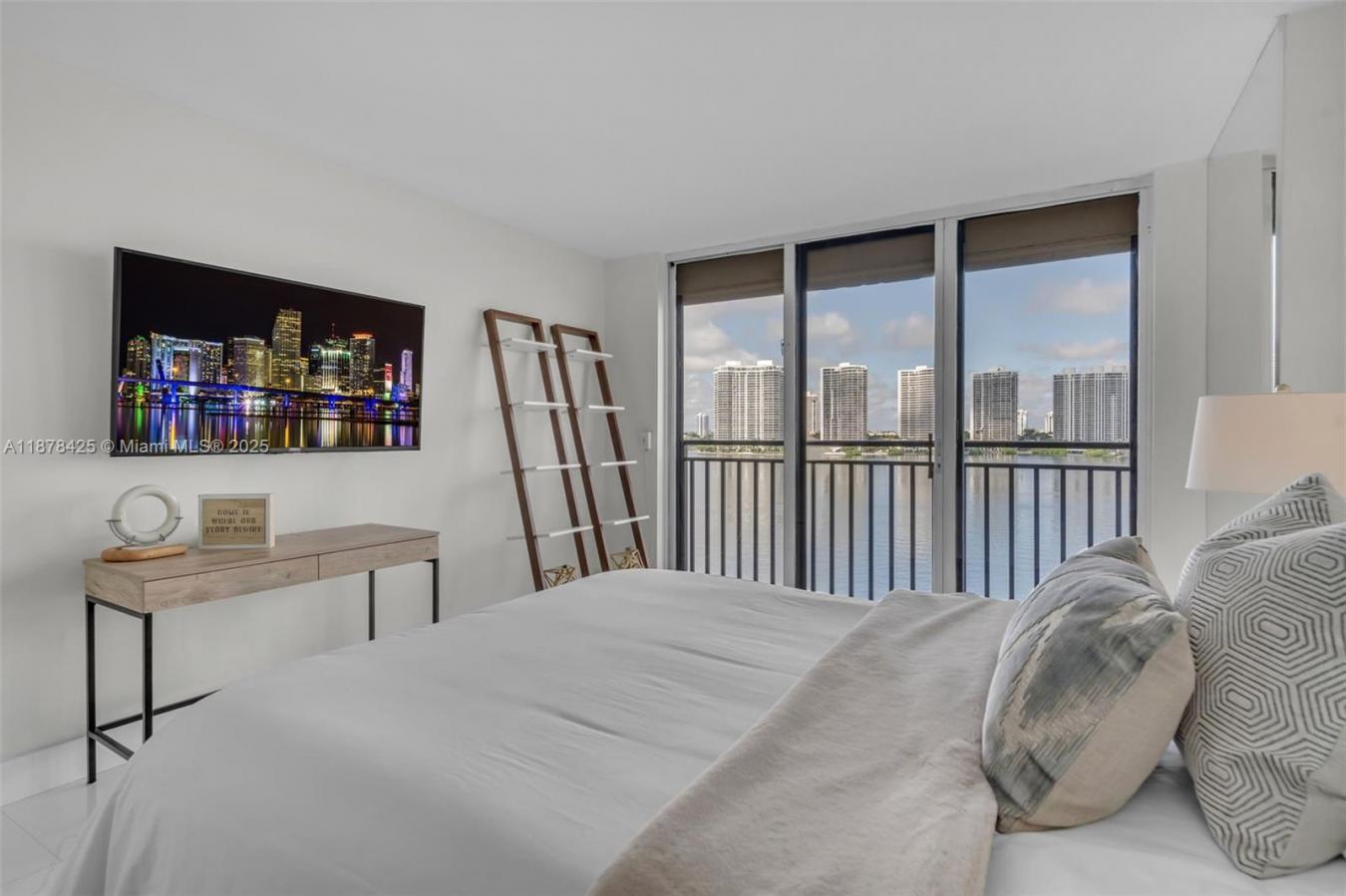 Sunny Isles Beach, Florida, 33160-2807, United States, 2 Bedrooms Bedrooms, ,2 BathroomsBathrooms,Residential,For Sale,1946815