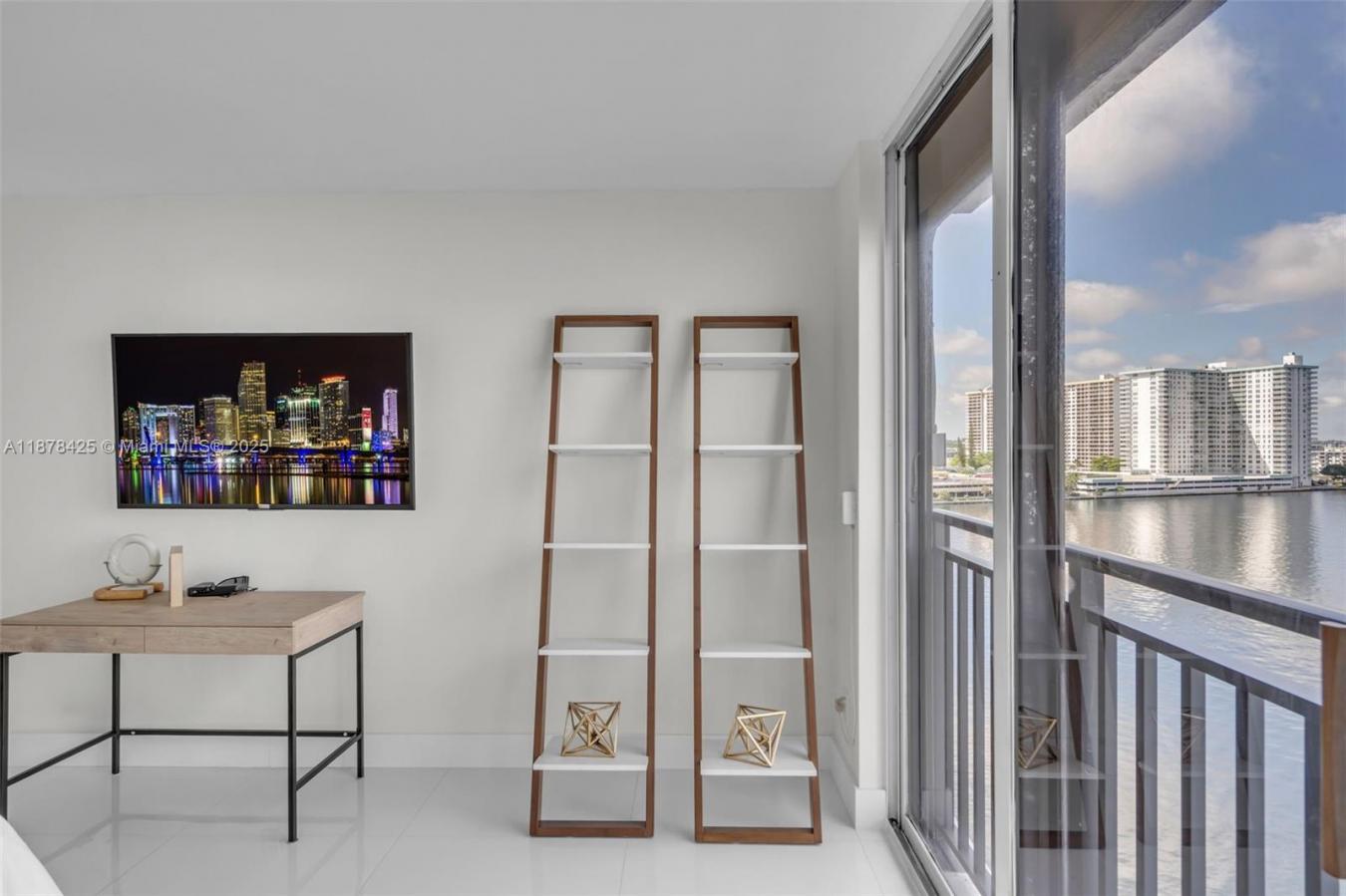 Sunny Isles Beach, Florida, 33160-2807, United States, 2 Bedrooms Bedrooms, ,2 BathroomsBathrooms,Residential,For Sale,1946815