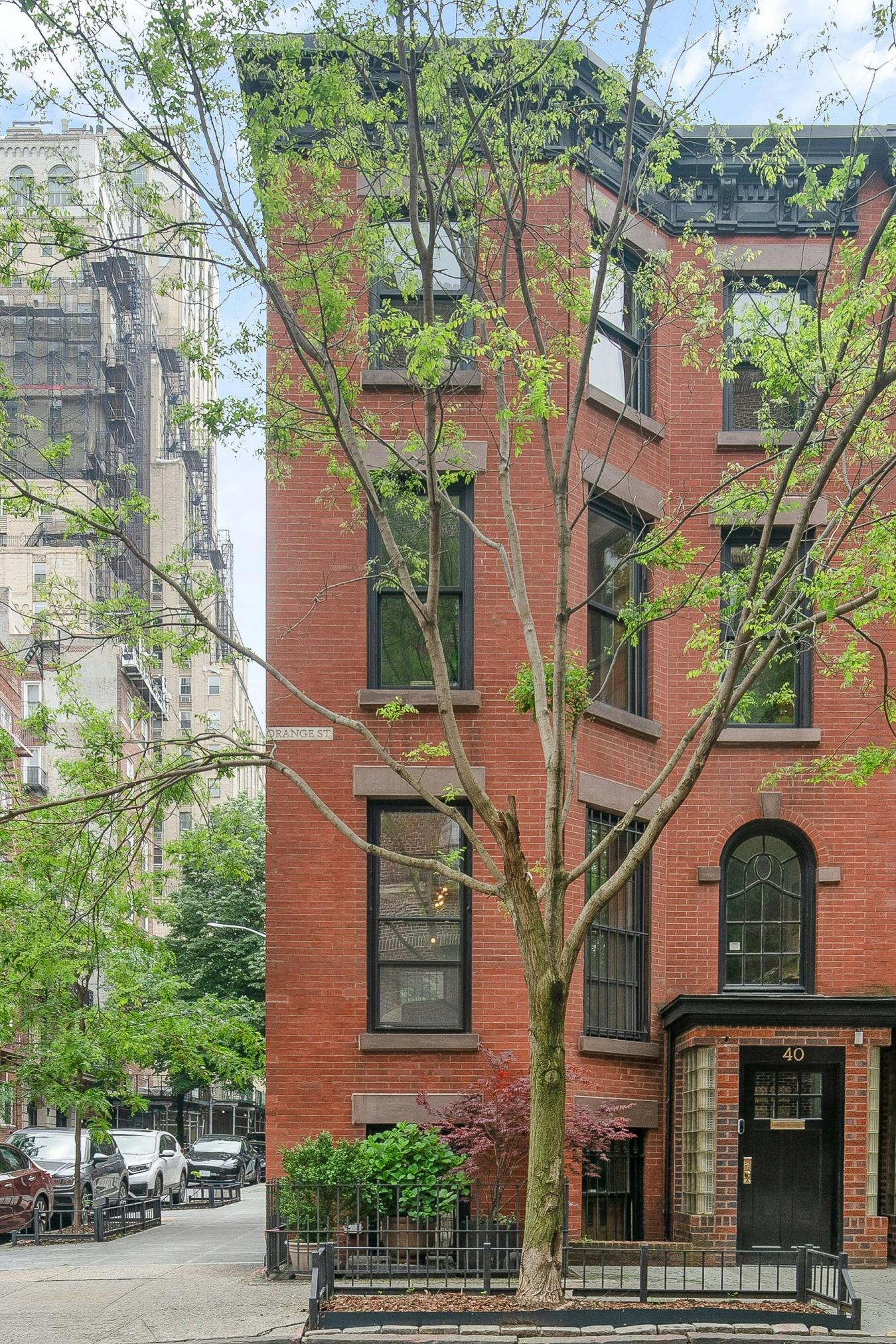 Brooklyn Heights, New York, 11201, United States, 5 Bedrooms Bedrooms, ,3 BathroomsBathrooms,Residential,For Sale,1951971