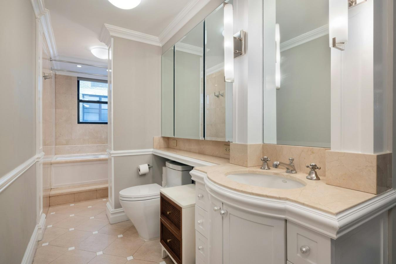 New York, New York, 10021, United States, 3 Bedrooms Bedrooms, ,4 BathroomsBathrooms,Residential,For Sale,1951965