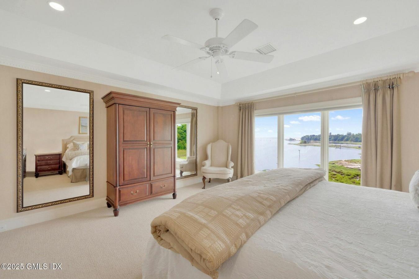 Greenwich, Connecticut, 06830, United States, 2 Bedrooms Bedrooms, ,3 BathroomsBathrooms,Residential,For Sale,1951963