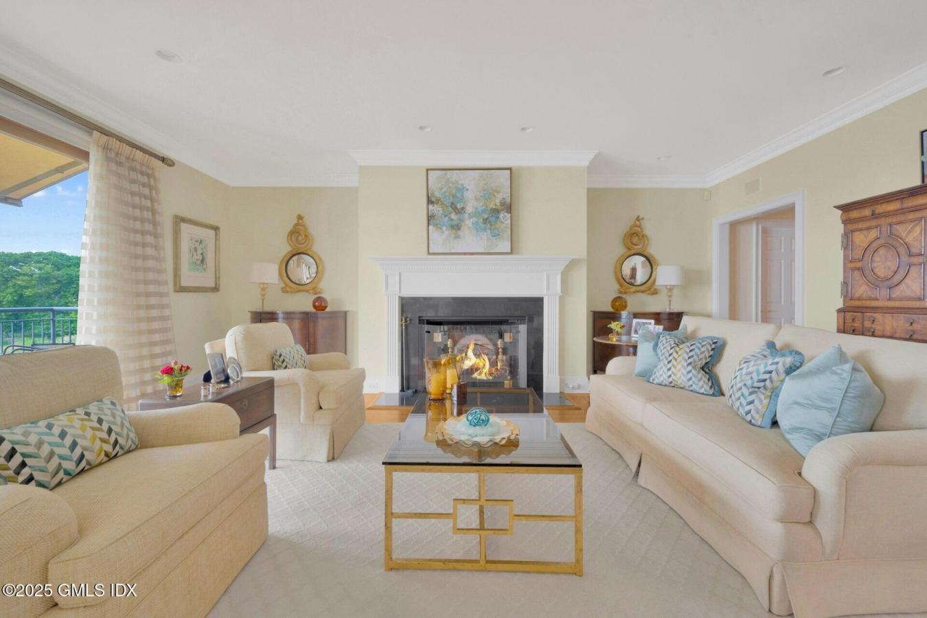 Greenwich, Connecticut, 06830, United States, 2 Bedrooms Bedrooms, ,3 BathroomsBathrooms,Residential,For Sale,1951963