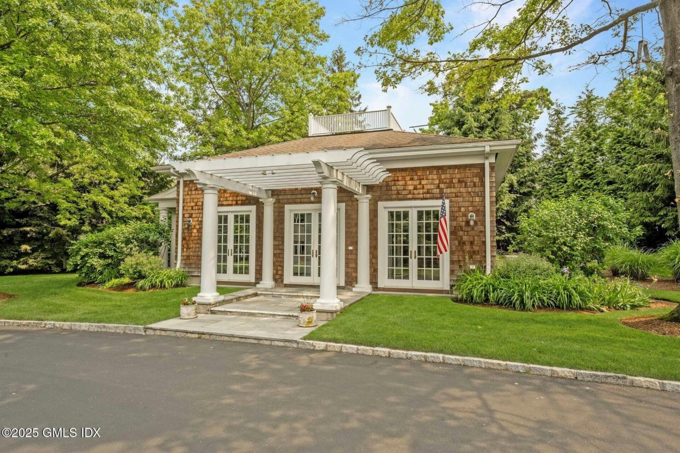 Greenwich, Connecticut, 06830, United States, 2 Bedrooms Bedrooms, ,3 BathroomsBathrooms,Residential,For Sale,1951963