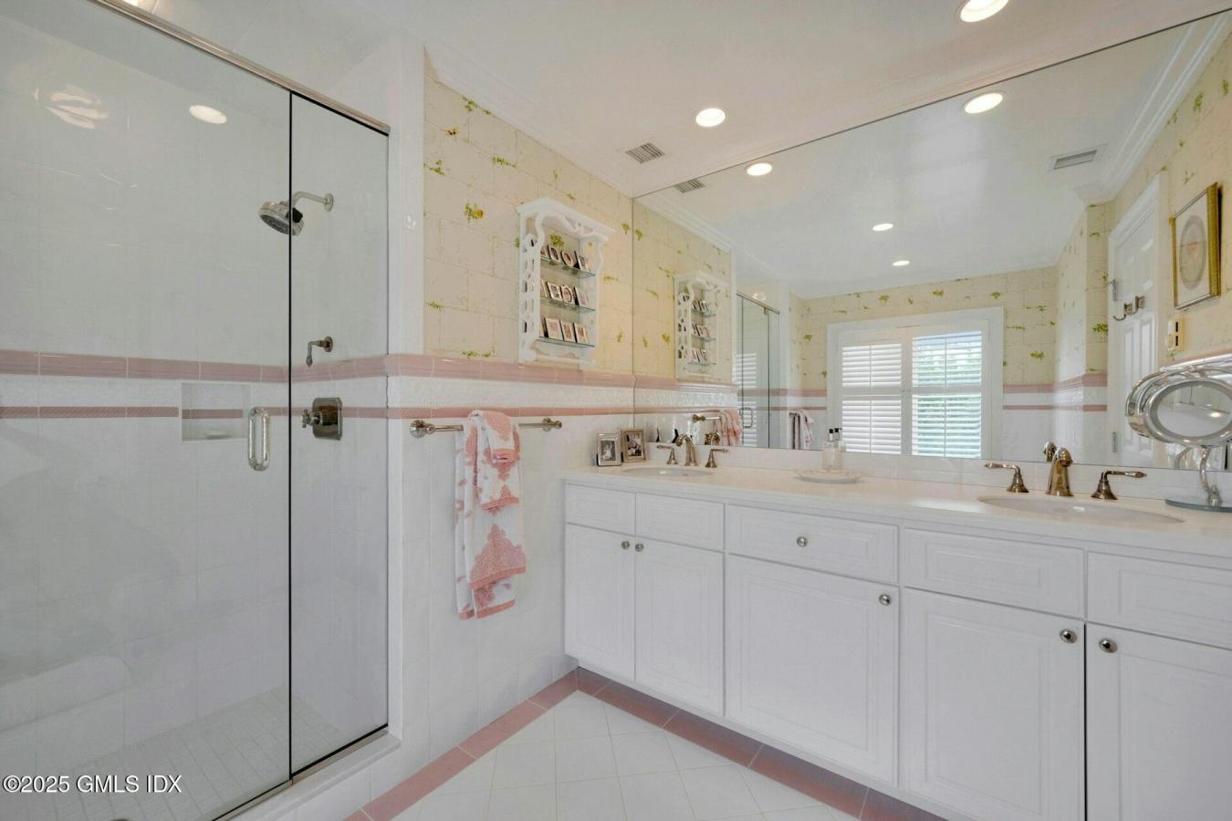 Greenwich, Connecticut, 06830, United States, 2 Bedrooms Bedrooms, ,3 BathroomsBathrooms,Residential,For Sale,1951963