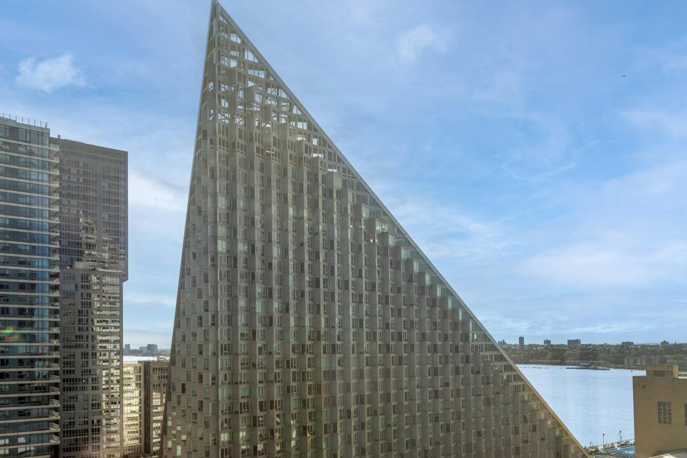 New York, New York, 10023, United States, 2 Bedrooms Bedrooms, ,2 BathroomsBathrooms,Residential,For Sale,1951960