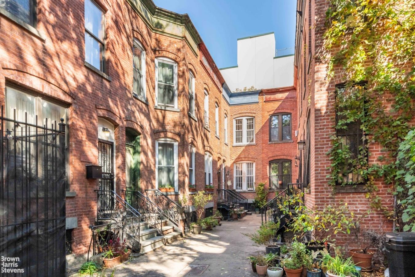 East Harlem, New York, 10035, United States, 3 Bedrooms Bedrooms, ,1 BathroomBathrooms,Residential,For Sale,1951955